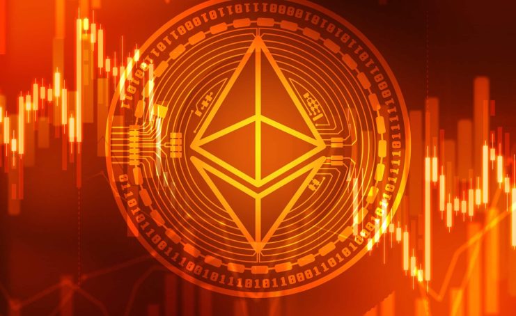 Ein leuchtendes Ethereum-Logo ist über einem digitalen Binärcode und fluktuierenden Börsenkurven in Orangetönen zentriert und fängt die dynamische Energie der Kryptomärkte ein.