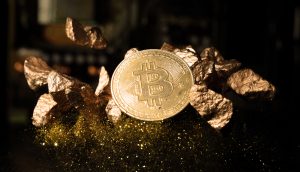 Eine goldene Bitcoin-Münze, umgeben von schwebenden goldfarbenen Steinen und glitzerndem Champagnerstaub, vor einem dunklen Hintergrund.