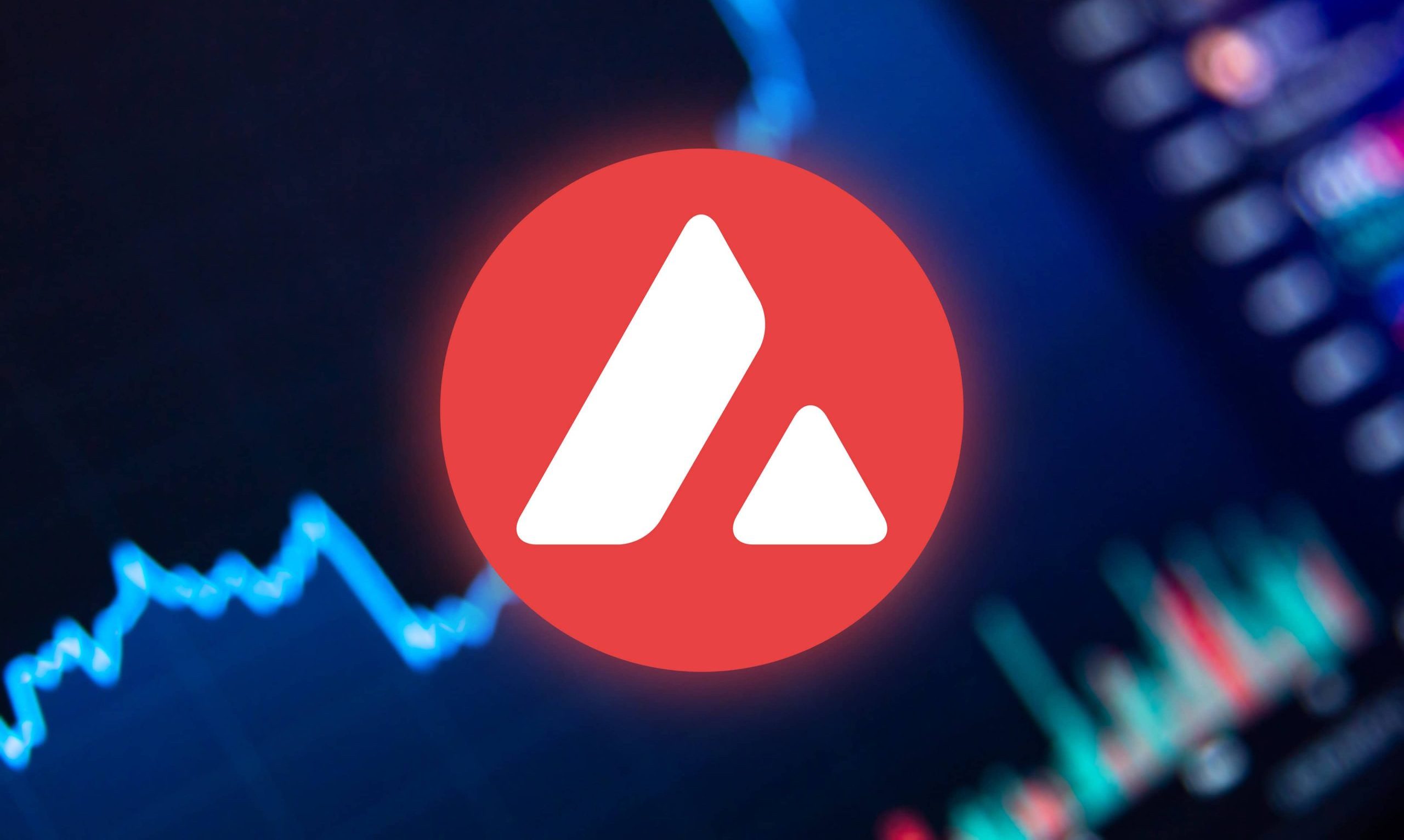 Das rote Logo der Kryptowährung Avalanche (AVAX), zentriert über einem unscharfen digitalen Finanzdiagramm mit steigenden und fallenden Linien im Hintergrund, unterstreicht die dynamische Bewegung von Avalanche auf dem Markt.