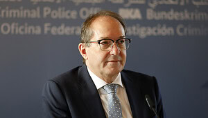 Alexander Dobrindt bei der Pressekonferenz 'Bundeslagebilder Organisierte Kriminalität und Rauschgift' im Bundeskriminalamt, auch Krypto-Vermögen könnten betroffen sein.