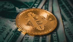 Trotz Kursstagnation fließen von Seiten der Wall Street weiter MIllionen in die Bitcoin ETFs