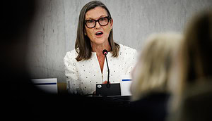 Auf diese (Krypto)-Unternehmen setzt Starinvestorin Cathie Wood