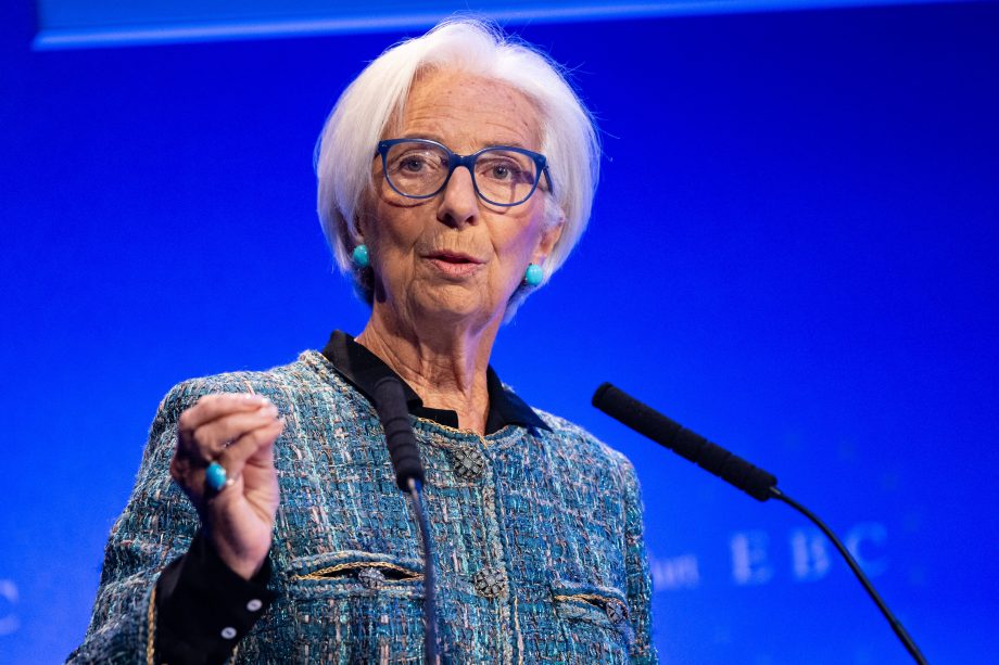 EZB-Chefin Lagarde spricht auf einer Konferenz