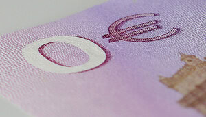 0 Euro Schein der symbolisch für die Abwendung vom Euro und die Zuwendung zum Bitcoin steht.