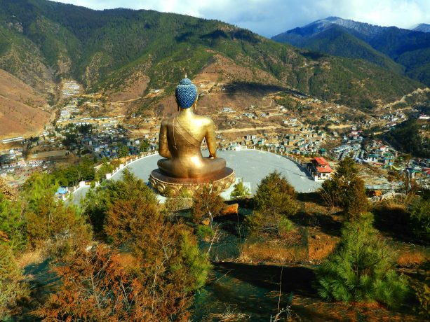 Blick auf die Stadt Thimpu in Bhutan