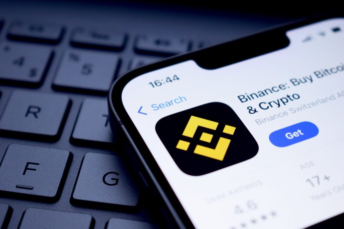 Binance-Logo auf einem Smartphone-Bildschirm