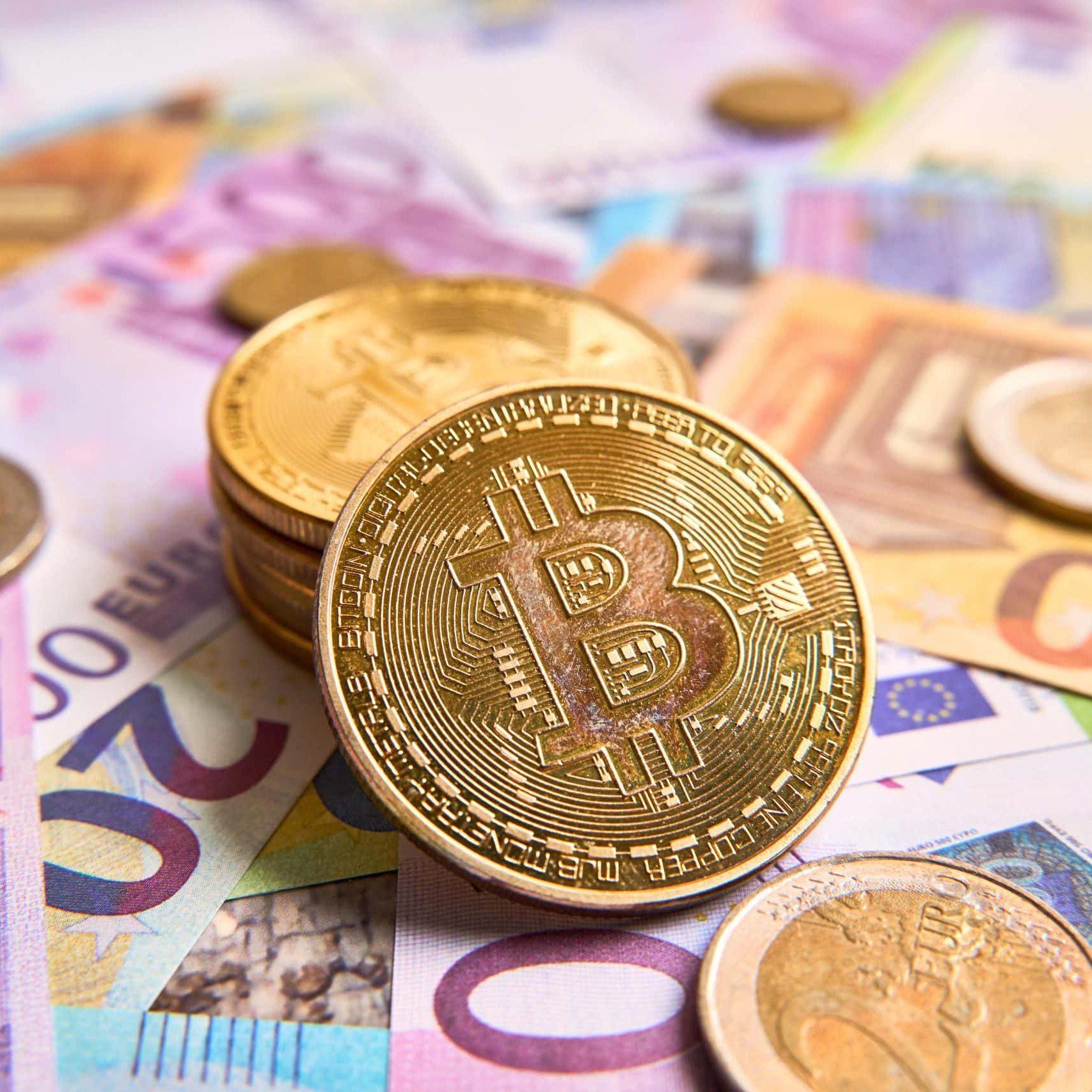 Bitcoin oder Altcoins – welcher Sparplan ist besser?