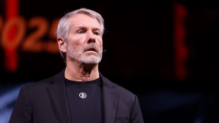 Zwangsverkäufe drohen: Das müssen Bitcoin-Anleger wissen Strategy-Gründer Michael Saylor