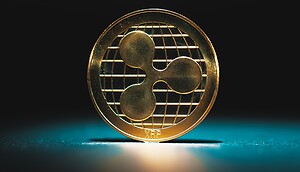 XRP-Münze liegt auf Tisch