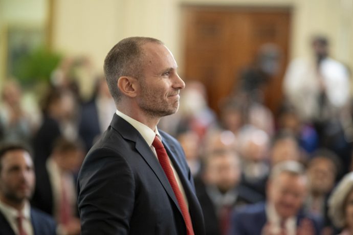 Tether-CEO Paolo Ardoino auf einer Bühne