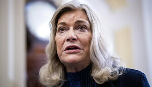 Senatorin Cynthia Lummis macht einen besorgten Eindruck