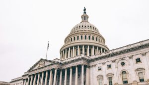 Seitenaufnahme des US-Senatsgebäudes am Capitol Hill