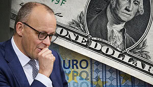 Mann im Anzug mit Brille sitzt links im Vordergrund und wirkt nachdenklich. Im Hintergrund überlagern sich ein US-Dollar-Schein und ein Euro-Geldschein. Symbolbild für Währungsmarkt, Geldpolitik und Wechselkurs zwischen Dollar und Euro.
