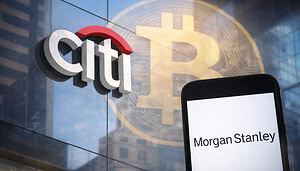 Das Logo der Citi Bank neben einer Bitcoin Münze und einem Smartphone auf dem Morgan Stanley steht.