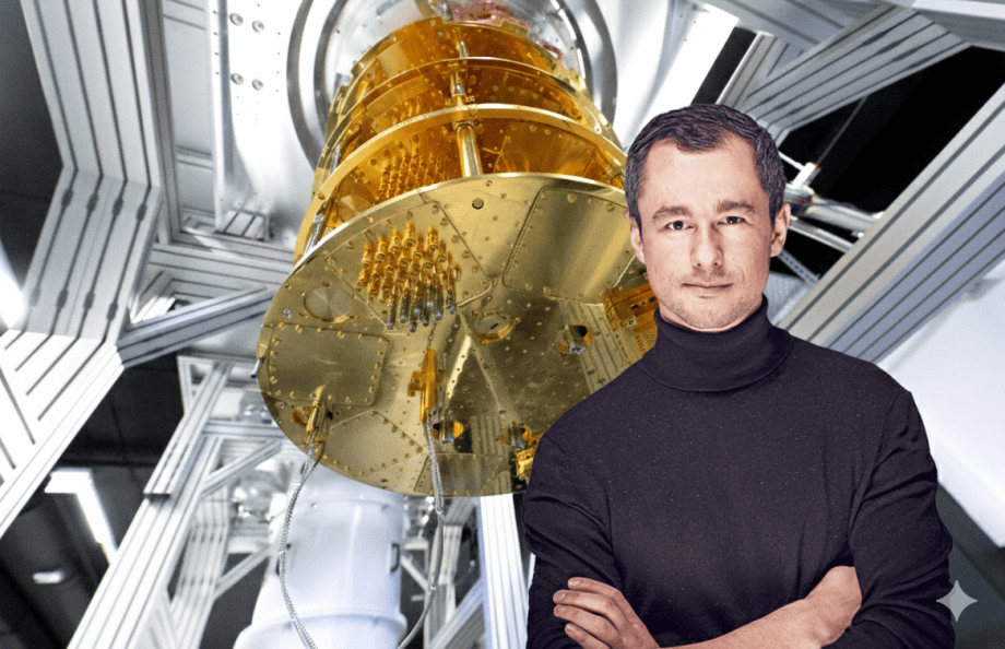 Ein im Aufbau befindlicher Quantencomputer des Start-ups IQM Germany steht in einem Rechenzentrum. rechts daneben steht ein Mann mit einem schwarzen Rollkragenpullover.