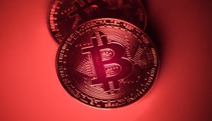 Extreme Angst erfasst Anleger: Bitcoin-Kurs rutscht unter 75.000 US-Dollar - BitRSS | Related Crypto Article
