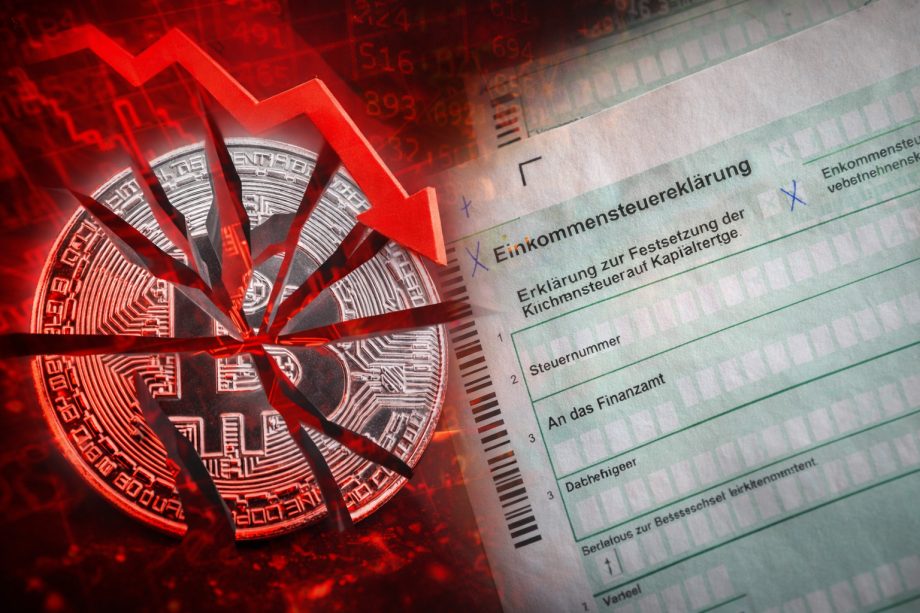Zerbrechende Bitcoin-Münze und Einkommensteuererklärung