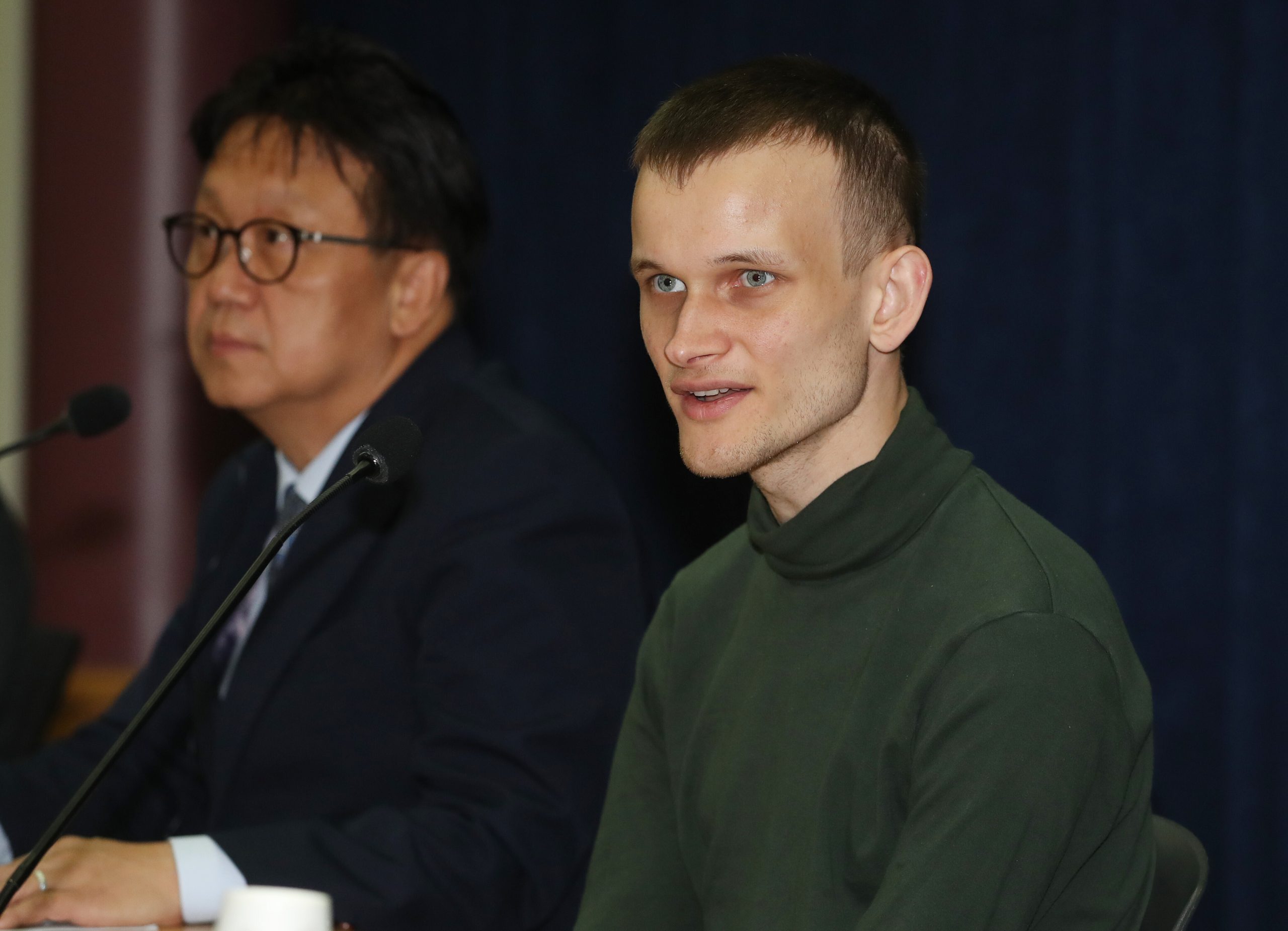Ethereum-Gründer Vitalik Buterin spricht bei einer Diskussion über Blockchain in der Nationalversammlung in Seoul
