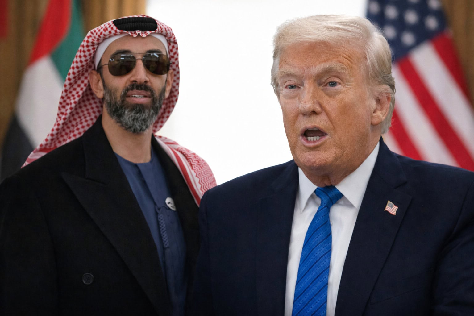 Das Bild zeigt eine Fotomontage. Links Scheich Tahnoon und rechts US-Präsident Donald Trump