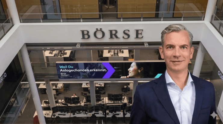 Der Tradingfloor der Börse Stuttgart. Rechtsbündig steht ihr CEO Dr. Matthias Voelkel.