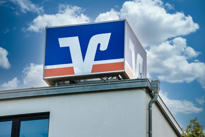 Das Bild zeigt das Logo der Volksbank.