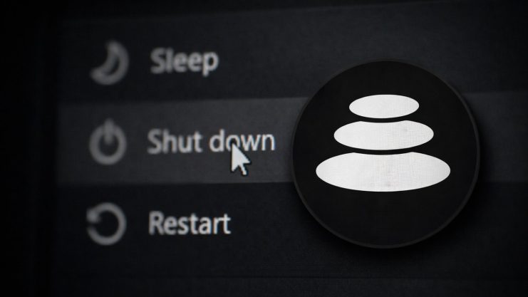 Das Balancer-Logo auf vor einem Computer-Menü, dass ein Herunterfahren-Symbol zeigt