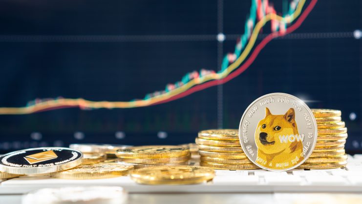 Dogecoin-Münze vor Chart