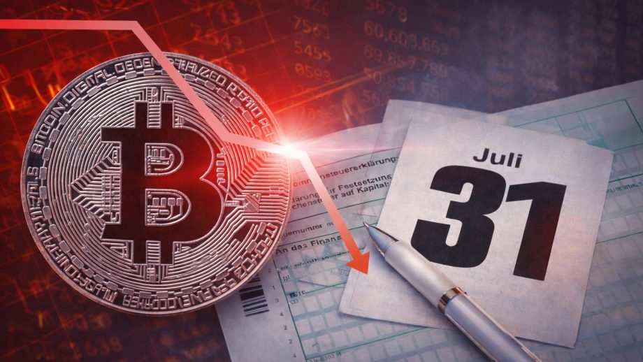 Bitcoin-Münze und Einkommensteuerformular