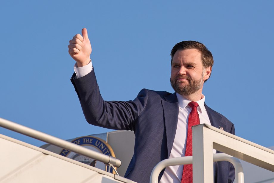 Vice President JD Vance ist in das Krisengebiet gereist.