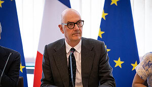 ပြင်သစ်ဘဏ္ဍာရေးဝန်ကြီး Roland Lescure