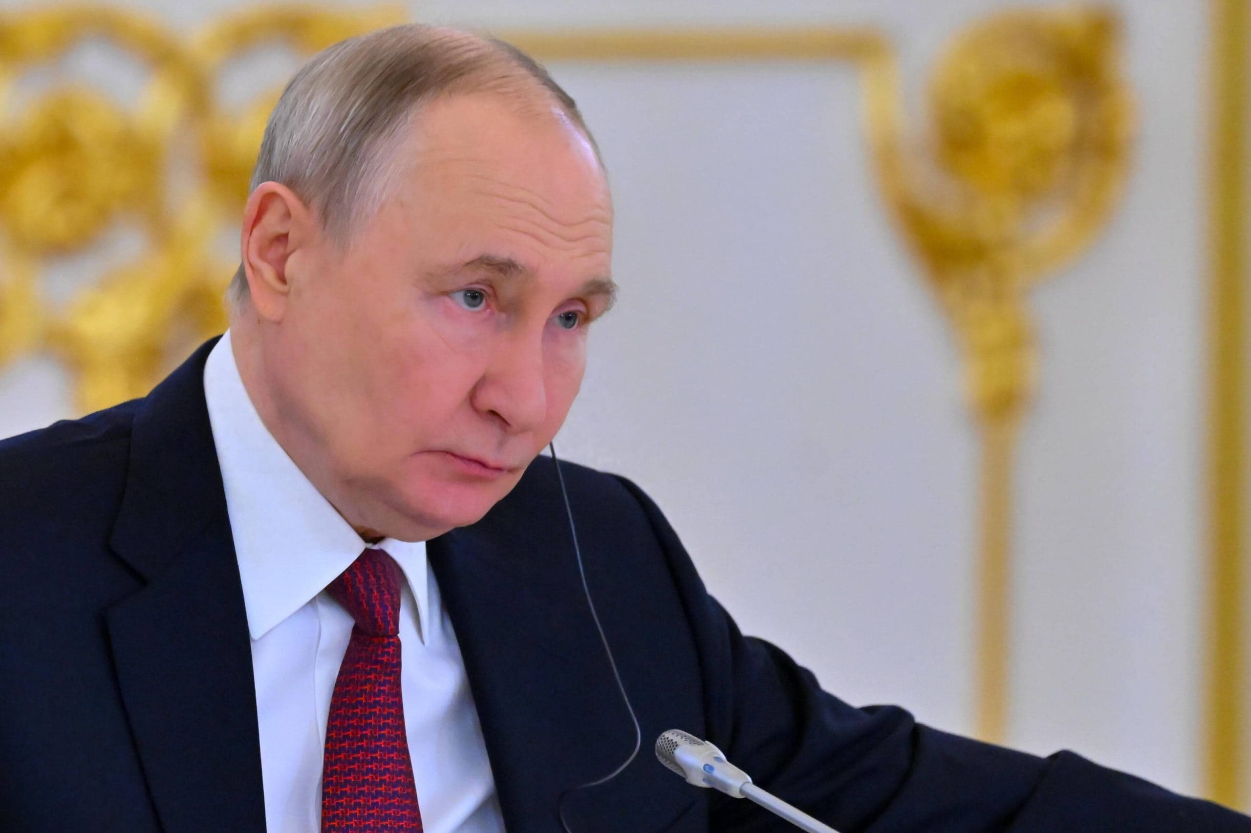 Das Bild zeigt Wladimir Wladimirowitsch Putin. Er ist der aktuelle Präsident der Russischen Föderation und setzt mit der Staatsduma auf Krypto.