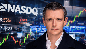 CoinShares-CEO Mognetti vor einem Nasdaq-Bild