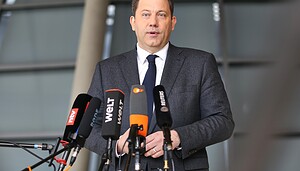 Lars Klingbeil äußert sich gegenüber deutschen Medienvertretern