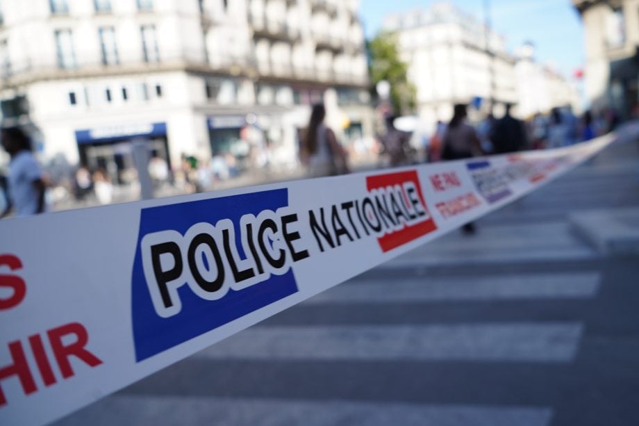 Absperrband der französischen Polizei