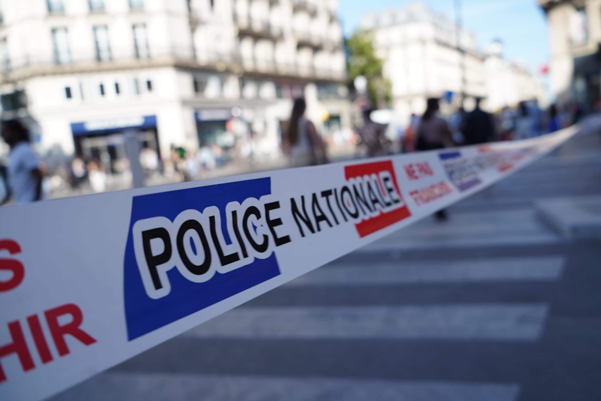 Absperrband der französischen Polizei