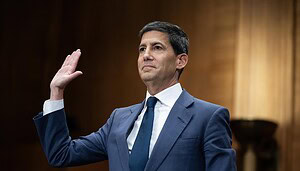 Kevin Warsh bei Pressekonferenz
