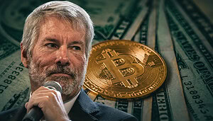 Goldene Bitcoin-Münze auf US-Dollar-Scheinen, in deren Oberfläche ein Porträt von Michael Saylor eingearbeitet ist. Das Bild ist dunkel ausgeleuchtet und erzeugt eine finanz- und kryptowährungsbezogene Atmosphäre.