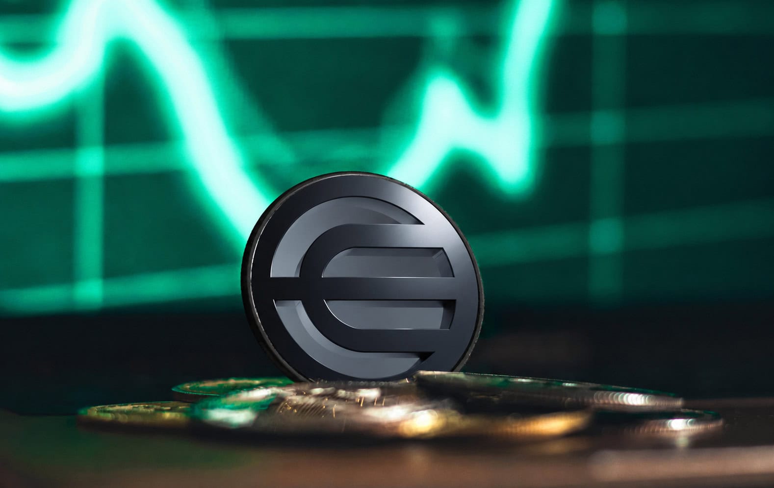 Schwarze Worldcoin-Münze vor einem neon-grünen Kursdiagramm. Im Vordergrund liegt eine glänzende, dunkle Krypto-Münze mit dem markanten Worldcoin-Logo, umgeben von unscharfen Münzen. Im Hintergrund verläuft ein leuchtend grüner Chart mit Kursschwankungen, wodurch eine futuristische Finanz- und Trading-Atmosphäre entsteht. Dramatische Beleuchtung, geringe Tiefenschärfe und ein moderner Hightech-Look.
