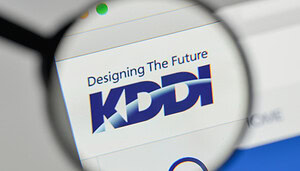 KDDI-Logo auf Bildschirm