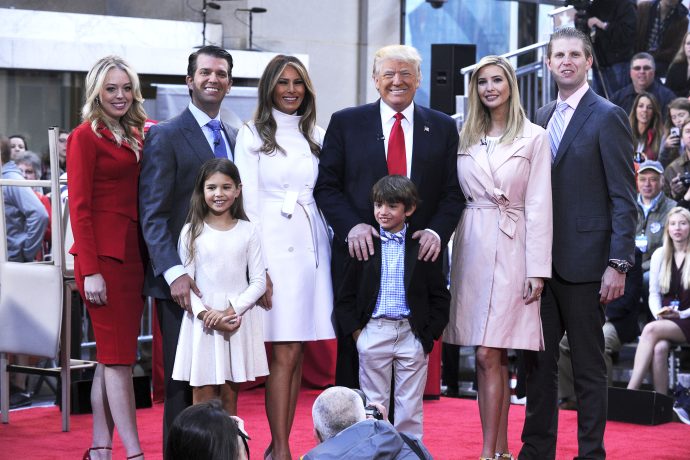 Das Bild zeigt die Trump-Familie