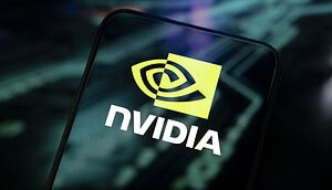 Smartphone zeigt Logo von Nvidia