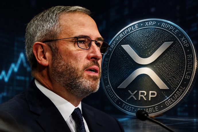 Das Bild zeigt Brad Garlinghouse neben einer XRP-Münze
