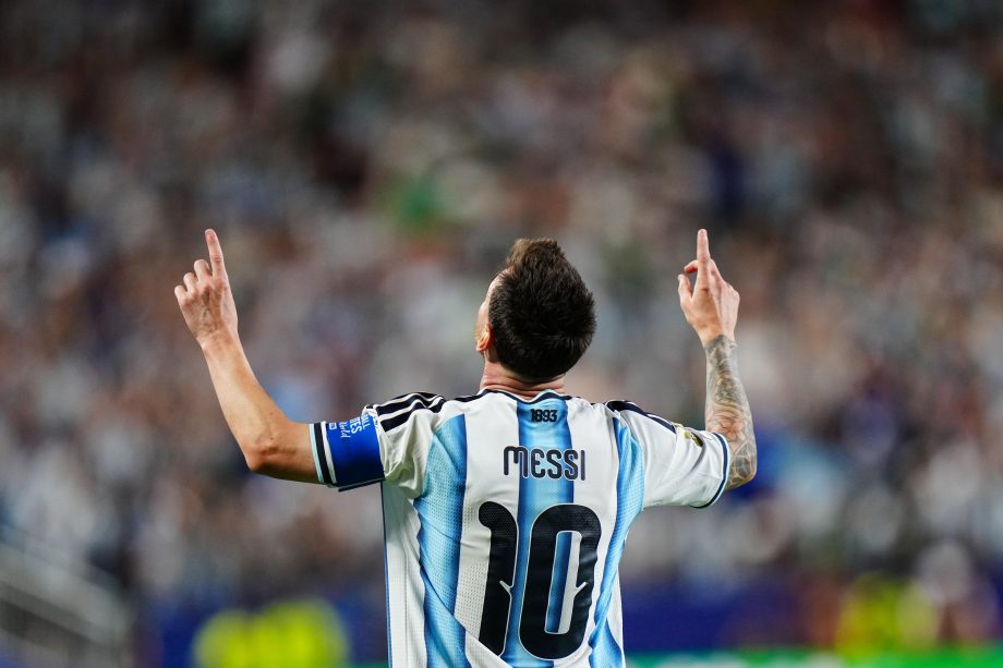 Das Bild zeigt Lionel Messi bei der Fußball-WM 2026 in den USA.