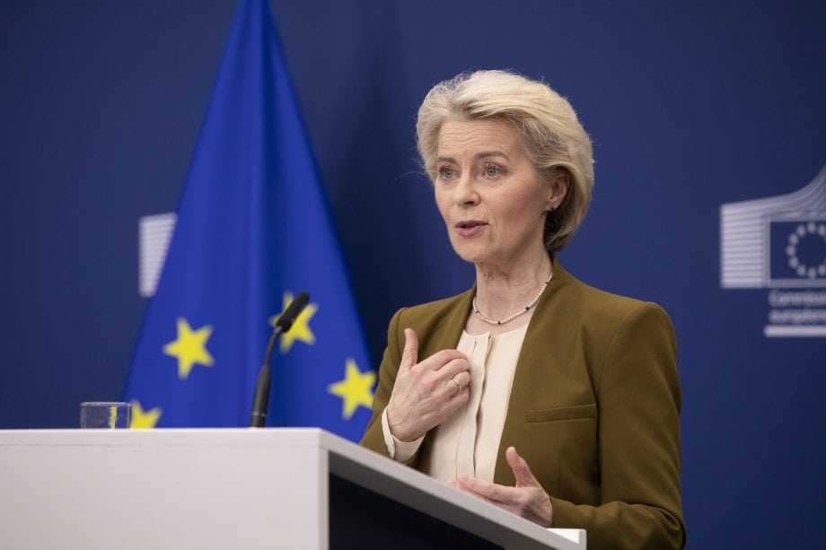 EU-Kommissionspräsidentin Ursula von der Leyen hält eine Rede.