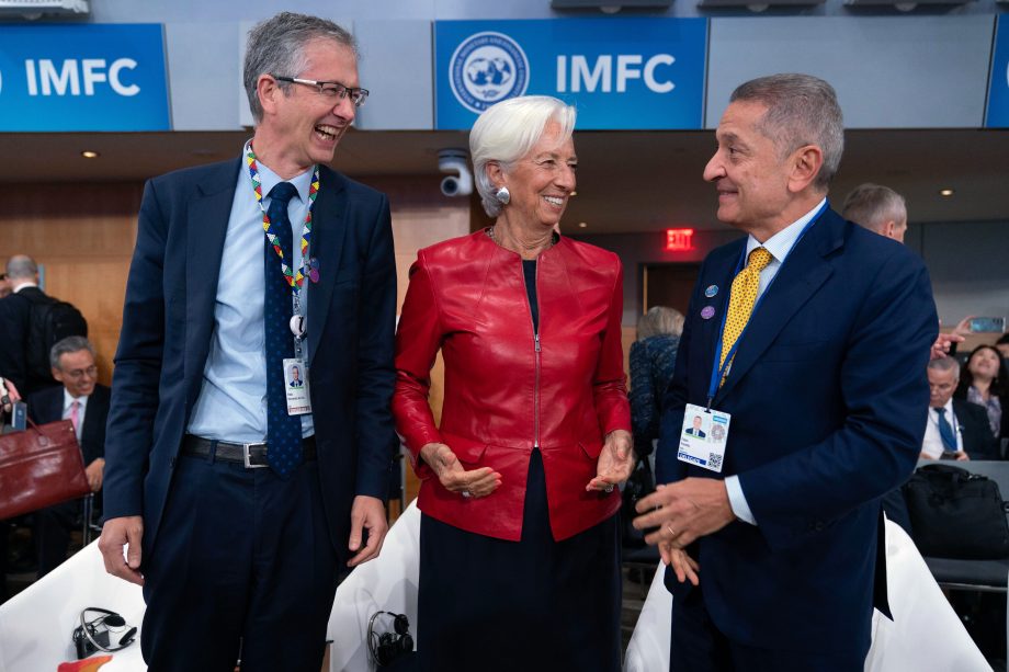 Das Bild zeigt Pablo Hernández de Cos, Christine Lagarde und Fabio Panetta
