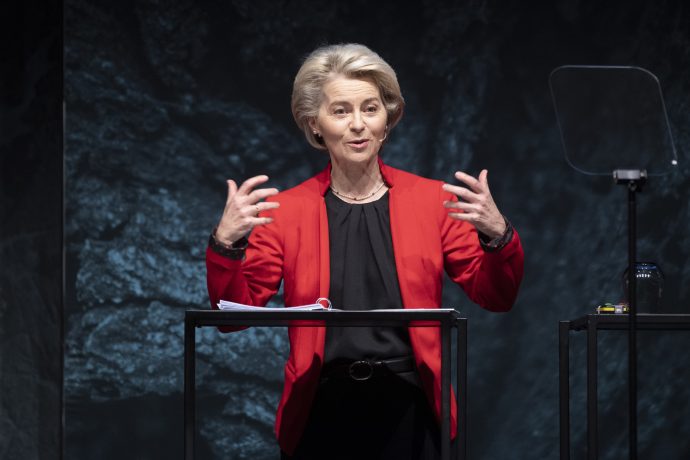 Das Bild zeigt Ursula von der Leyen