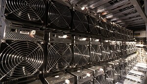 Das Bild zeigt eine Bitcoin Mining-Anlage