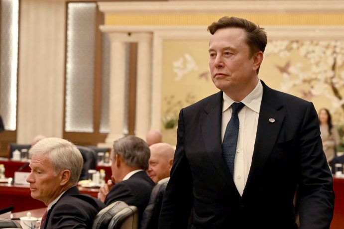 Das Bild zeigt Elon Musk