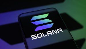 Solana-Logo auf einem Smartphone