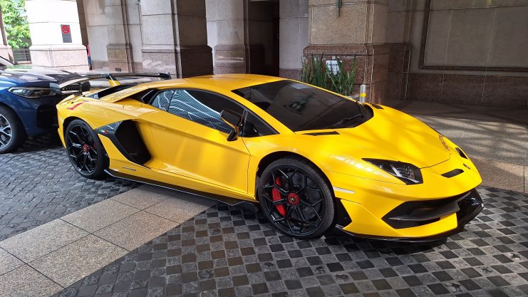 Das Bild zeigt einen Lamborghini